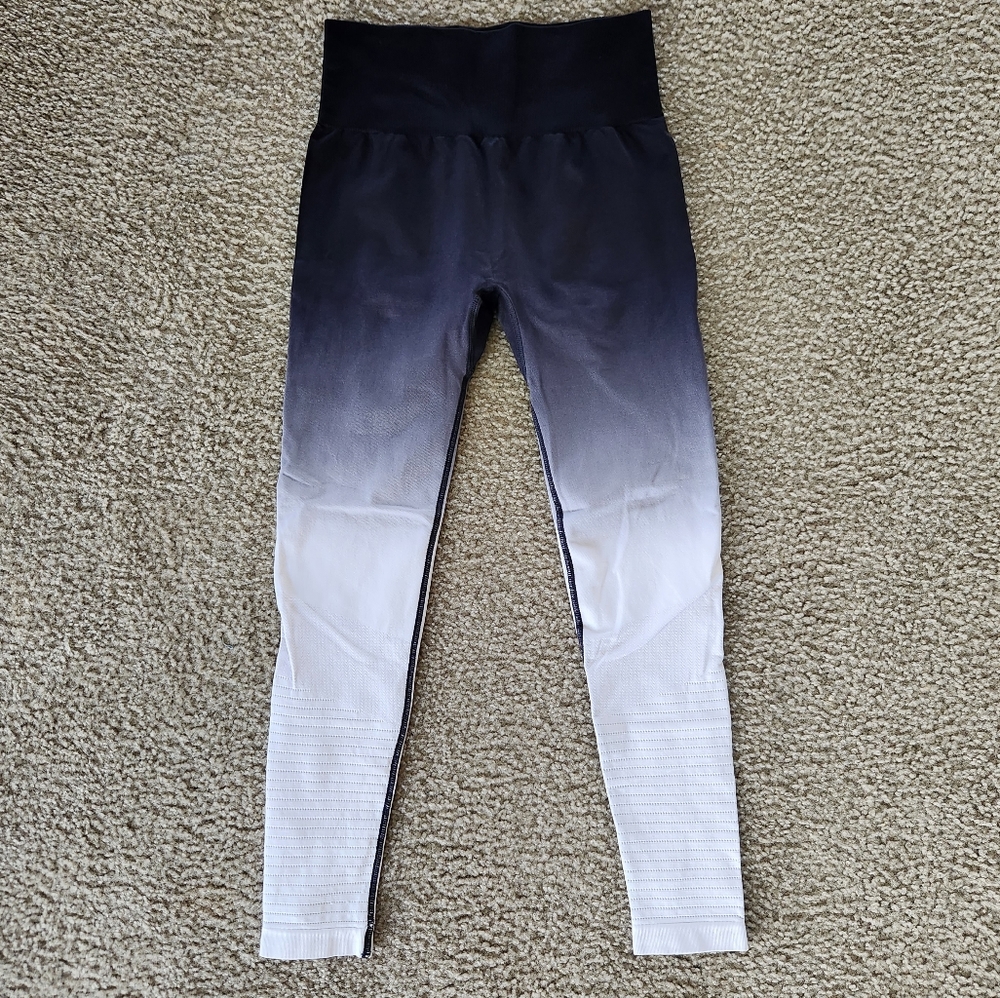 Zyia Black & White Ombre Performance Hi Rise Leggings - Picture 3 of 4